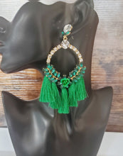 Load image into Gallery viewer, Glam V Luxe Her Queedom Collection Show Stopper Jewelry