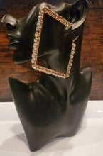 Load image into Gallery viewer, Glam V Luxe Her Queedom Collection Show Stopper Jewelry