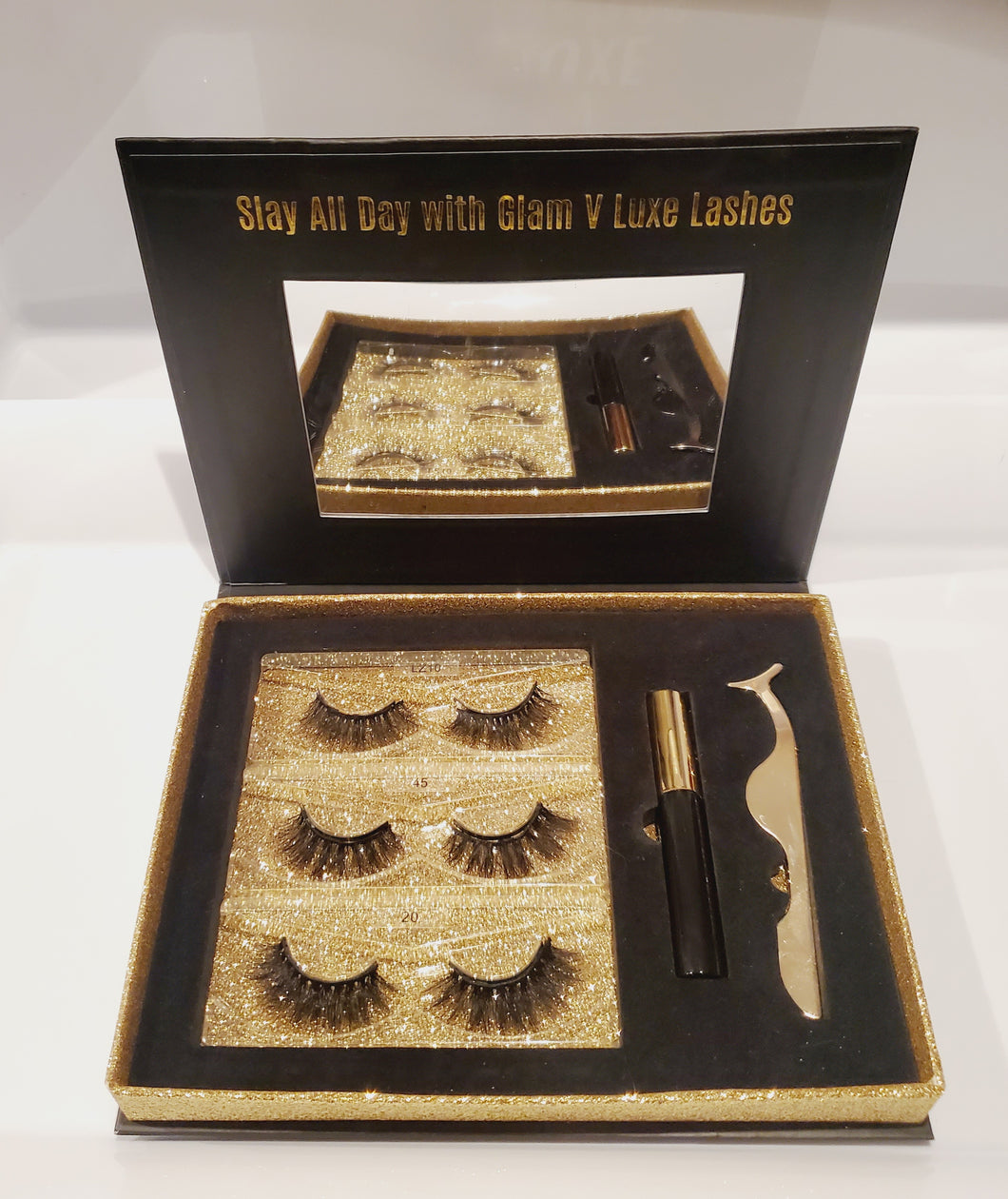 Glam V Luxe  Magnetic Giving me Drama Lashes- The Glam Lash Box 1